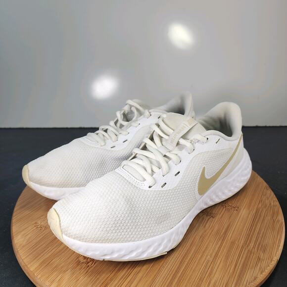 Women's Nike Revolution 5 Sz 9.5 010861 White Mesh Running Walking Sneakers - Picture 2 of 12